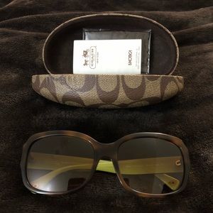 🚫SOLD🚫COACH Sunglasses Emma HC8001